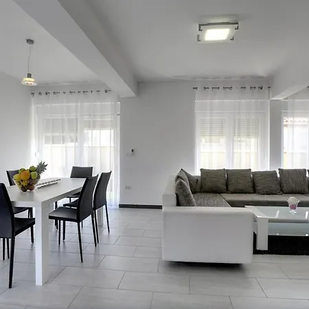 Vakantiehuis Lara 2