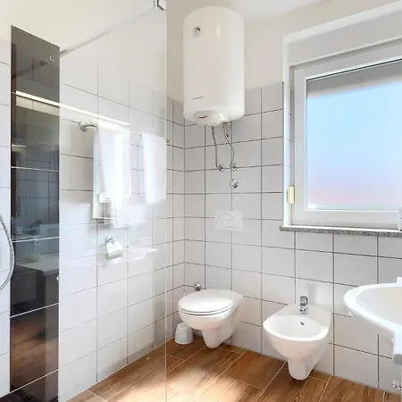 Vakantiehuis Lara 2 *