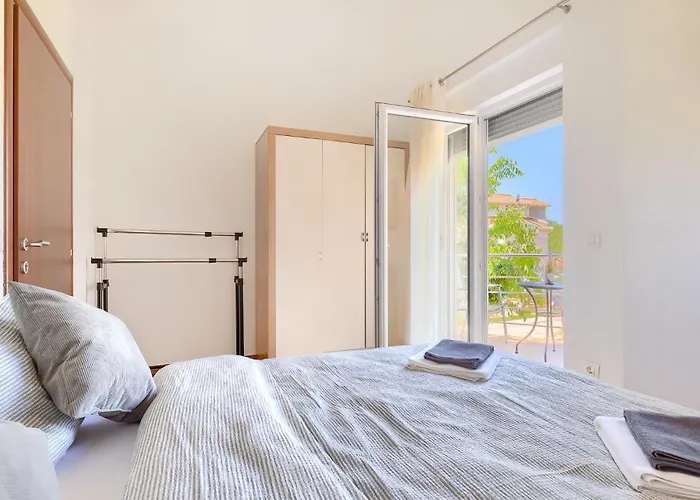 Lara 2 Feriehus Ližnjan