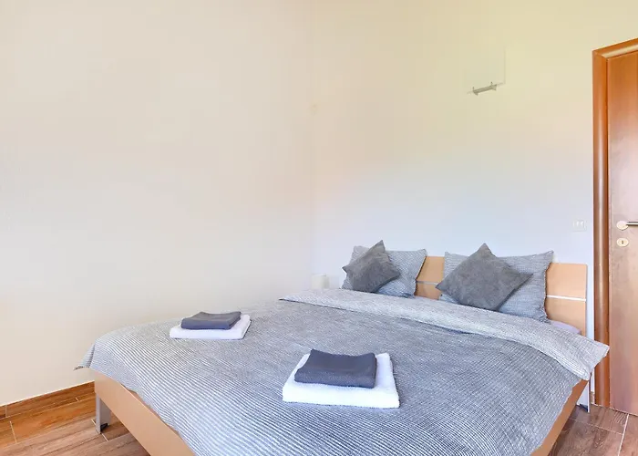 Feriehus Lara 2 Ližnjan