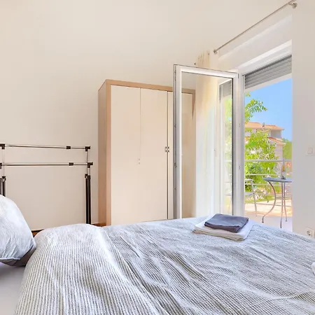 Lara 2 Prázdninový dům Ližnjan