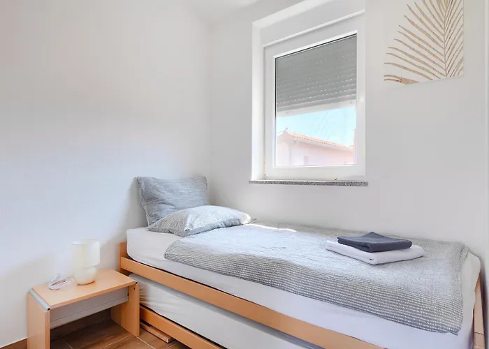 Vakantiehuis Lara 2 *