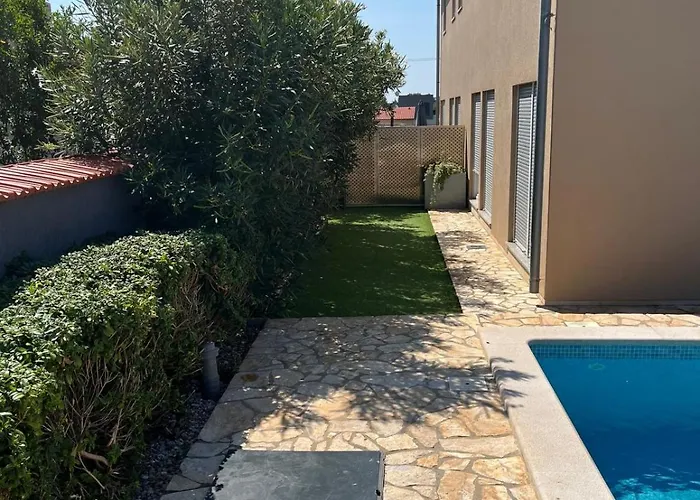 Lara 2 Vakantiehuis Ližnjan