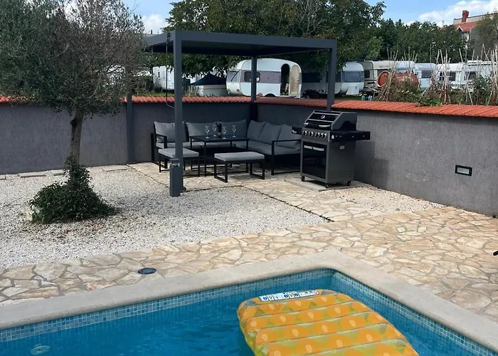 Vakantiehuis Lara 2 *